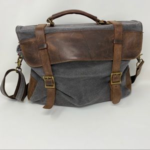 Men’s Distressed Messenger Bag